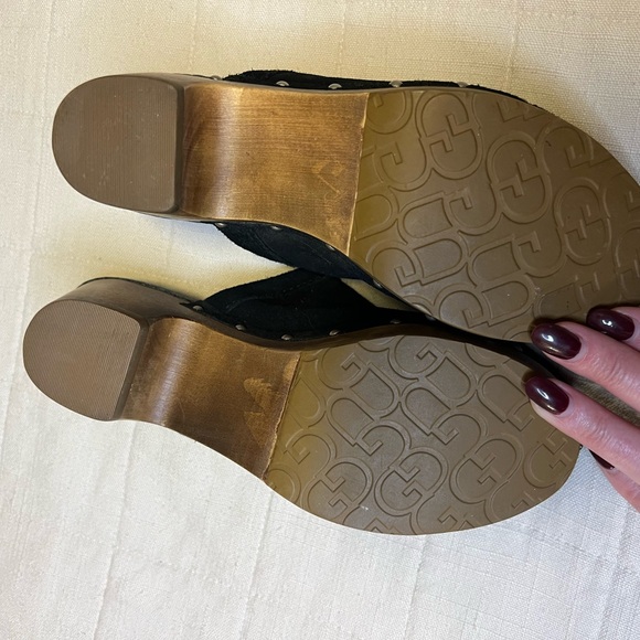 UGG Abbie Suede Leather - Picture 3 of 4